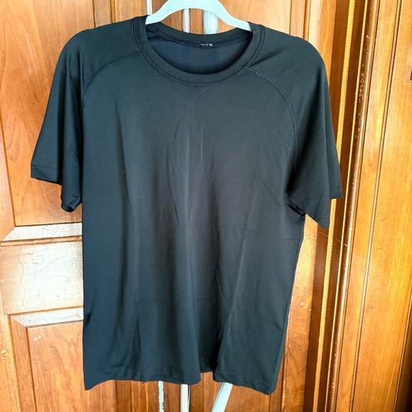 Lululemon Medium Metal Vent Tech Black - Picture 2 of 4